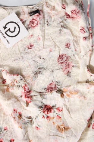 Γυναικείο αμάνικο μπλουζάκι ONLY, Μέγεθος S, Χρώμα Εκρού, Τιμή 8,66 €