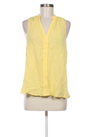 Γυναικείο αμάνικο μπλουζάκι Q/S by S.Oliver, Μέγεθος M, Χρώμα Κίτρινο, Τιμή 2,60 €