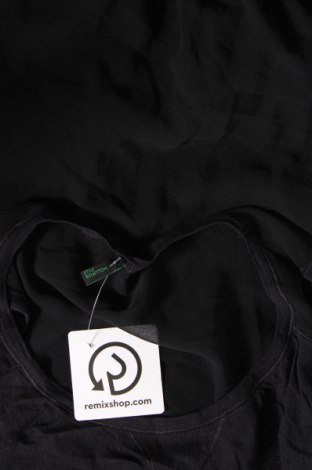 Γυναικείο αμάνικο μπλουζάκι United Colors Of Benetton, Μέγεθος M, Χρώμα Μαύρο, Τιμή 3,03 €