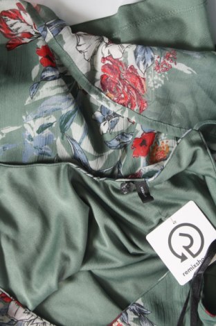 Γυναικείο αμάνικο μπλουζάκι Vero Moda, Μέγεθος XS, Χρώμα Πράσινο, Τιμή 2,60 €