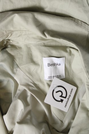 Damen Trenchcoat Bershka, Größe XS, Farbe Grün, Preis 28,70 €