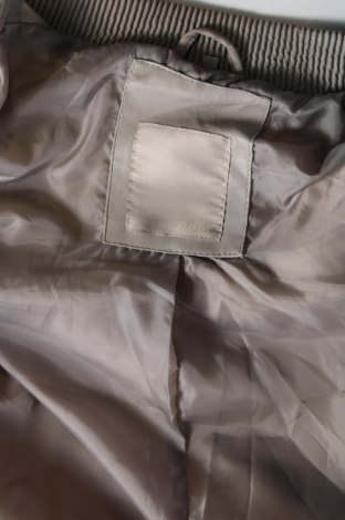 Γυναικείο δερμάτινο μπουφάν Bata, Μέγεθος XL, Χρώμα  Μπέζ, Τιμή 16,70 €