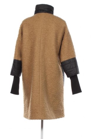 Дамско палто Rinascimento, Размер L, Цвят Бежов, Цена 88,80 лв.