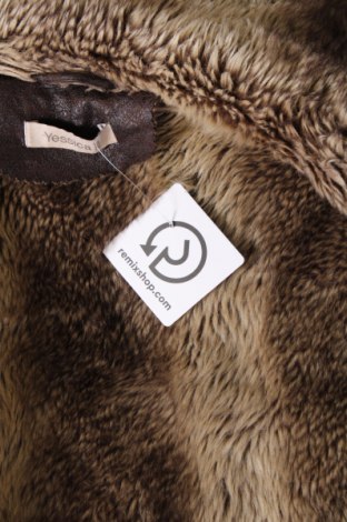 Дамско палто Yessica, Размер XL, Цвят Кафяв, Цена 66,34 лв.