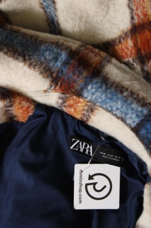Дамско палто Zara, Размер M, Цвят Многоцветен, Цена 40,12 лв.