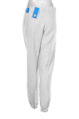 Pantaloni trening de femei Adidas Originals, Mărime XS, Culoare Gri, Preț 168,26 Lei