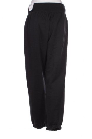 Pantaloni trening de femei Nike, Mărime S, Culoare Negru, Preț 305,92 Lei