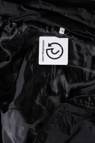 Γυναικείο μπουφάν, Μέγεθος XL, Χρώμα Μαύρο, Τιμή 14,85 €