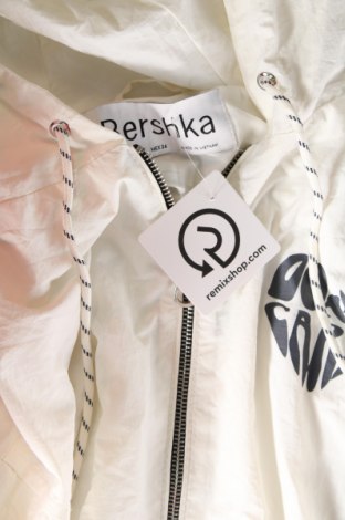 Γυναικείο μπουφάν Bershka, Μέγεθος S, Χρώμα Λευκό, Τιμή 10,39 €