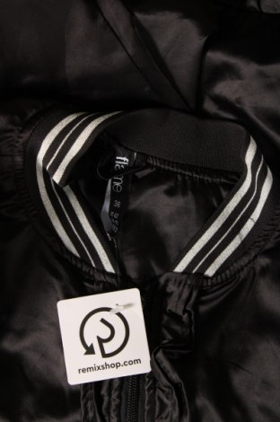 Γυναικείο μπουφάν Flame, Μέγεθος S, Χρώμα Μαύρο, Τιμή 10,39 €