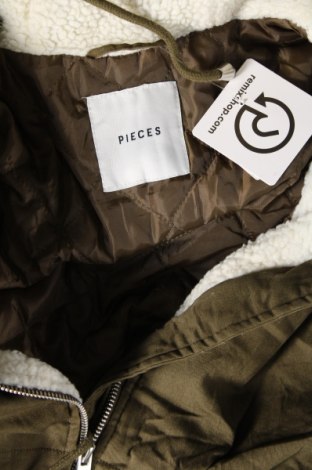 Γυναικείο μπουφάν Pieces, Μέγεθος S, Χρώμα Πράσινο, Τιμή 14,46 €