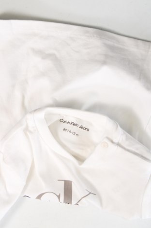 Kinder T-Shirt Calvin Klein Jeans, Größe 9-12m/ 74-80 cm, Farbe Weiß, Preis € 23,71