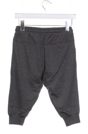 Kinder Shorts Chillaround, Größe 14-15y/ 168-170 cm, Farbe Grau, Preis € 13,15