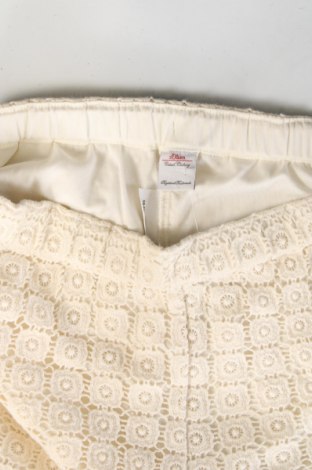 Детски къс панталон S.Oliver, Размер 15-18y/ 170-176 см, Цвят Екрю, Цена 11,44 лв.