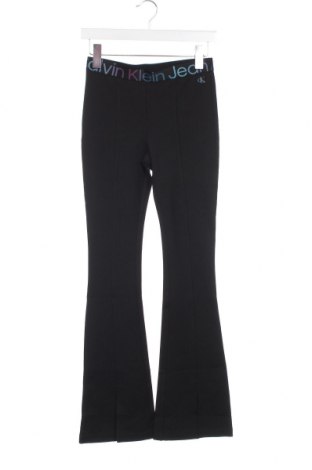 Детски панталон Calvin Klein Jeans, Размер 15-18y/ 170-176 см, Цвят Черен, Цена 108,00 лв.