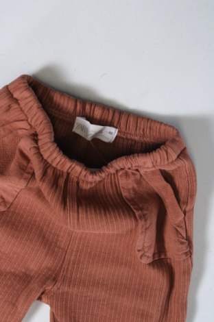 Детски панталон Zara, Размер 6-9m/ 68-74 см, Цвят Кафяв, Цена 14,11 лв.