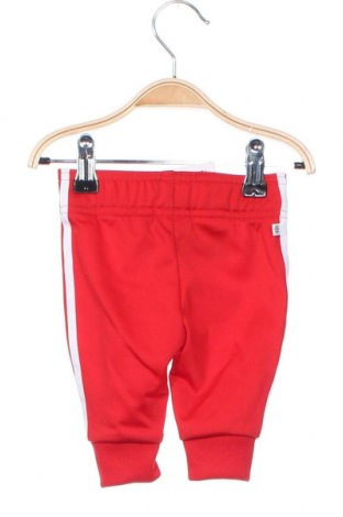 Детско спортно долнище Adidas Originals, Размер 2-3m/ 56-62 см, Цвят Червен, Цена 17,64 лв.