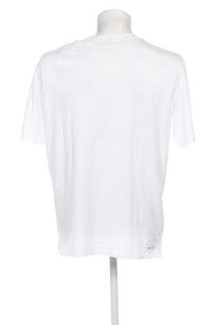 Мъжка тениска Air Jordan Nike, Размер M, Цвят Бял, Цена 72,00 лв.