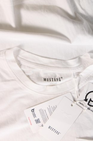 Tricou de bărbați Mustang, Mărime M, Culoare Alb, Preț 101,97 Lei