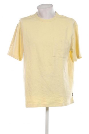 Ανδρικό t-shirt Only & Sons, Μέγεθος L, Χρώμα Κίτρινο, Τιμή 8,12 €