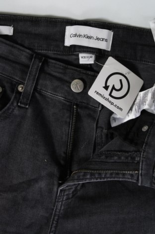 Męskie jeansy Calvin Klein Jeans, Rozmiar XS, Kolor Szary, Cena 249,22 zł