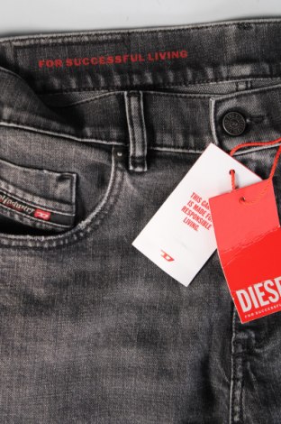 Herren Jeans Diesel, Größe S, Farbe Grau, Preis 60,31 €