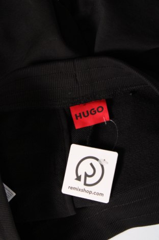 Pantaloni scurți de bărbați Hugo Boss, Mărime M, Culoare Negru, Preț 553,13 Lei