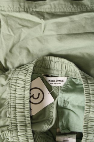 Ανδρικό κοντό παντελόνι Jack & Jones, Μέγεθος M, Χρώμα Πράσινο, Τιμή 10,76 €
