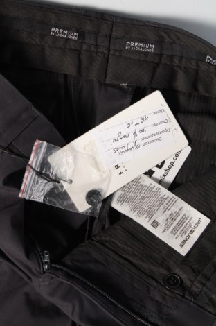 Мъжки къс панталон Jack & Jones, Размер M, Цвят Бял, Цена 82,00 лв.