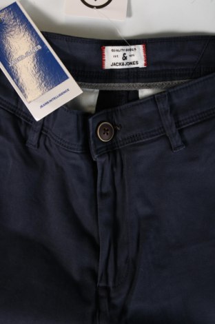 Мъжки къс панталон Jack & Jones, Размер M, Цвят Син, Цена 41,00 лв.