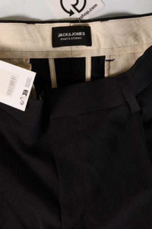 Мъжки къс панталон Jack & Jones, Размер L, Цвят Черен, Цена 42,64 лв.