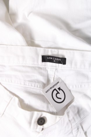 Ανδρικό κοντό παντελόνι LCW, Μέγεθος L, Χρώμα Λευκό, Τιμή 15,46 €