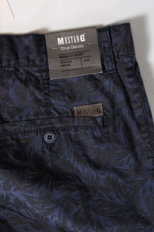 Pantaloni scurți de bărbați Mustang, Mărime M, Culoare Albastru, Preț 203,95 Lei