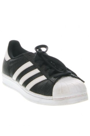 Încălțăminte bărbătească Adidas Originals, Mărime 40, Culoare Negru, Preț 292,76 Lei