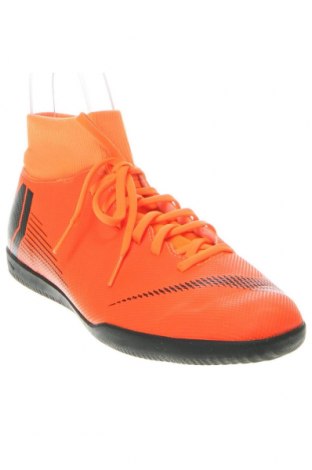 Férfi cipők
 Nike, Méret 43, Szín Narancssárga
, Ár 22 579 Ft