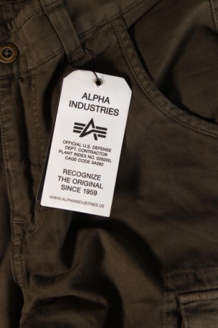 Мъжки панталон Alpha Industries, Размер M, Цвят Зелен, Цена 140,00 лв.