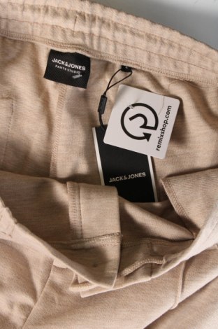 Мъжки панталон Jack & Jones, Размер L, Цвят Бежов, Цена 44,55 лв.