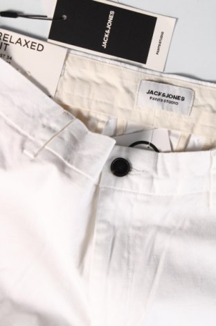 Мъжки панталон Jack & Jones, Размер L, Цвят Бял, Цена 99,00 лв.