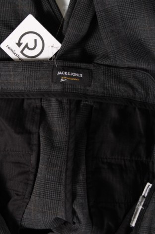 Pánske nohavice  Jack & Jones, Veľkosť M, Farba Sivá, Cena  5,81 €