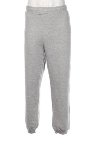 Мъжки панталон Pull&Bear, Размер XL, Цвят Сив, Цена 32,20 лв.