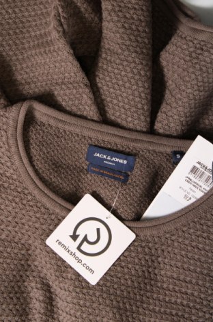 Мъжки пуловер Jack & Jones, Размер S, Цвят Бежов, Цена 34,99 лв.