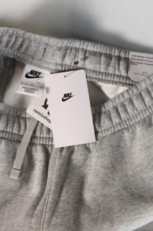 Ανδρικό αθλητικό παντελόνι Nike, Μέγεθος S, Χρώμα Γκρί, Τιμή 47,94 €