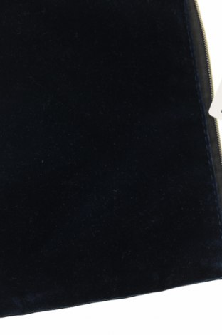 Νεσεσέρ, Χρώμα Μπλέ, Τιμή 8,71 €
