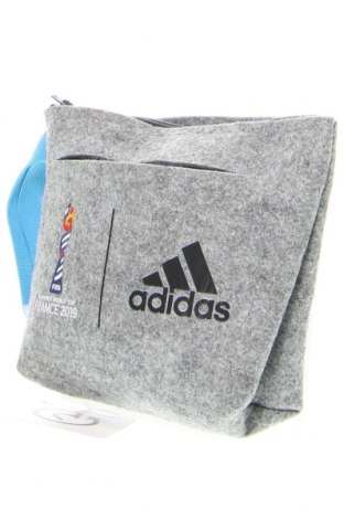Kosmetiktasche Adidas, Farbe Grau, Preis 15,03 €