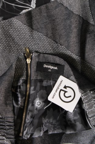 Пола Desigual, Размер XL, Цвят Сив, Цена 30,76 лв.