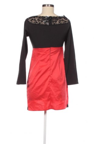 Kleid, Größe M, Farbe Rot, Preis € 8,07