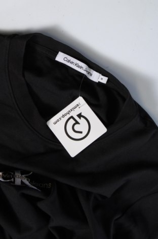 Рокля Calvin Klein Jeans, Размер M, Цвят Черен, Цена 70,20 лв.