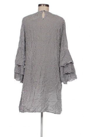 Kleid Defacto, Größe XL, Farbe Mehrfarbig, Preis 20,18 €