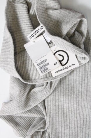 Рокля H&M Divided, Размер S, Цвят Сив, Цена 14,49 лв.