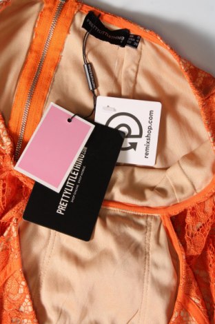Kleid Pretty Little Thing, Größe S, Farbe Orange, Preis 34,28 €